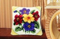 BZ0251 подушка &quot;Яркие цветы&quot; набор в ковровой технике