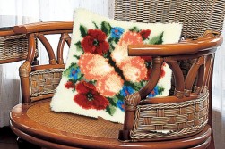 BZ0274 подушка &quot;Цветы бабочка&quot; набор в ковровой технике