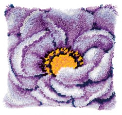 PN-0021852 &quot;Цветок&quot; подушка в ковровой технике